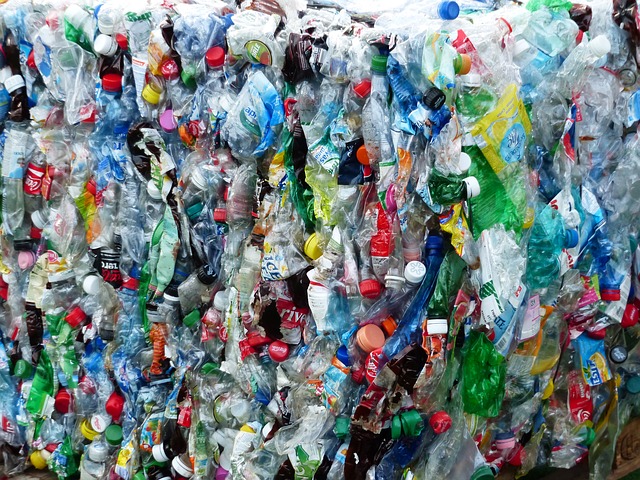 „Nekonečně“ recyklovatelný plast